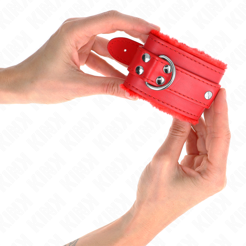 KINK - APPUI-POIGNETS DOUBLÉS DE FOURRURE ROUGE AVEC CEINTURE ROUGE RÉGLABLE 17-29 CM X 6 CM – Image 4