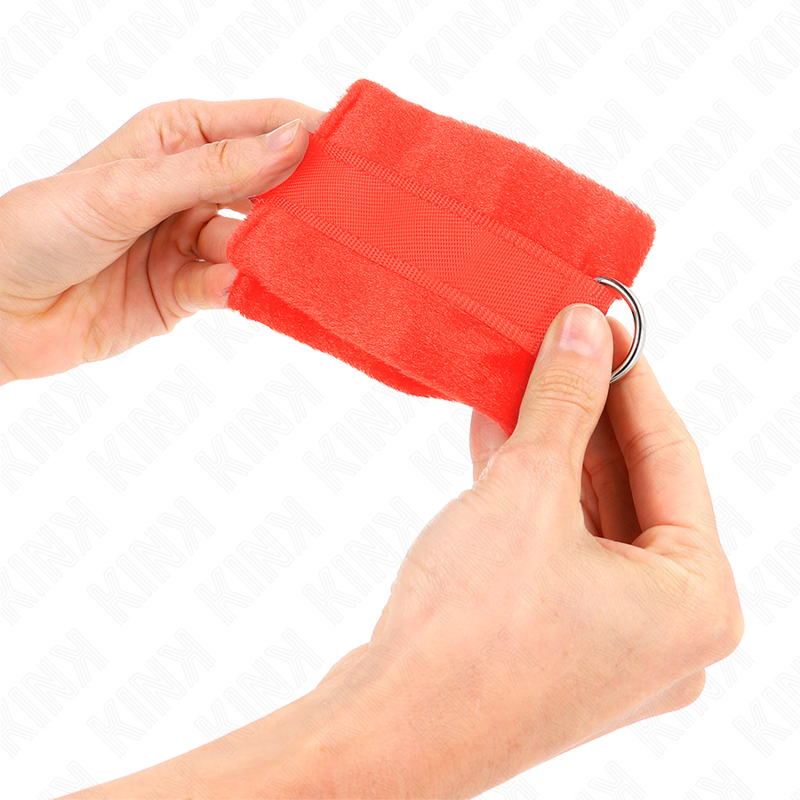 KINK - MANCHETTES DÉBUTANT EN FOURRURE ROUGE 30 X 7 CM – Image 3